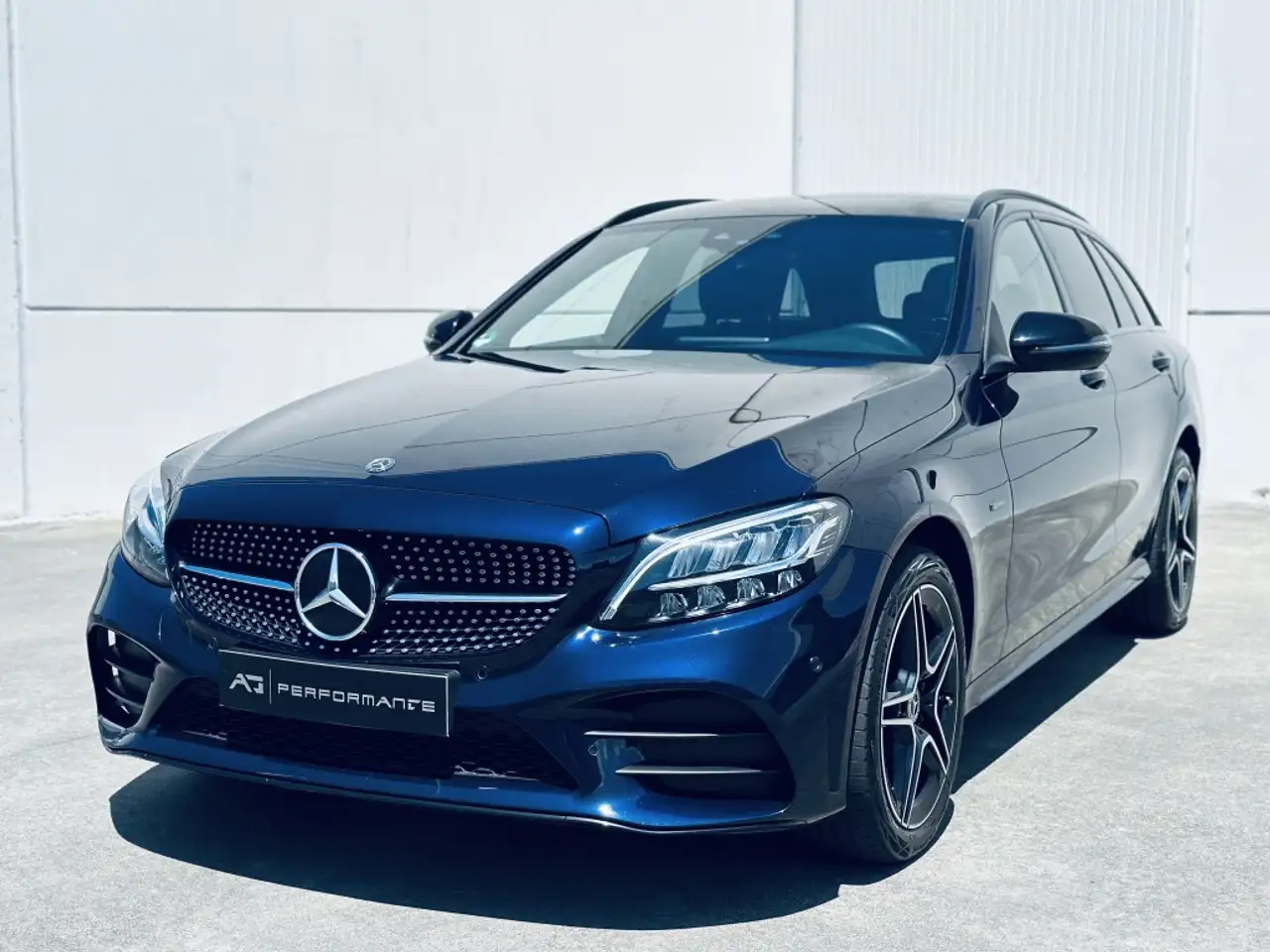 Renting Mercedes-Benz C 300 de 9G-Tronic Azul