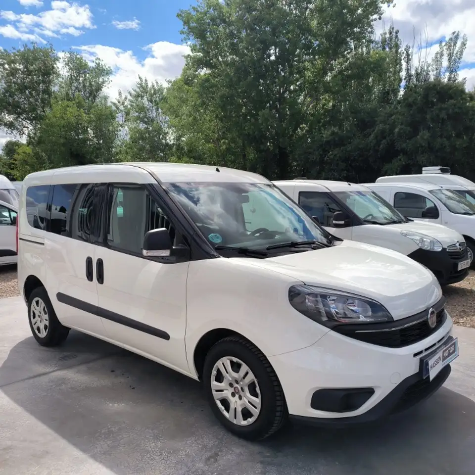 Renting Fiat Dobló Combi 1.6Mjt SX 66kW Blanco