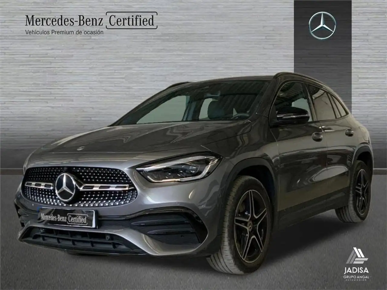 Renting Mercedes-Benz GLA 250 e 4