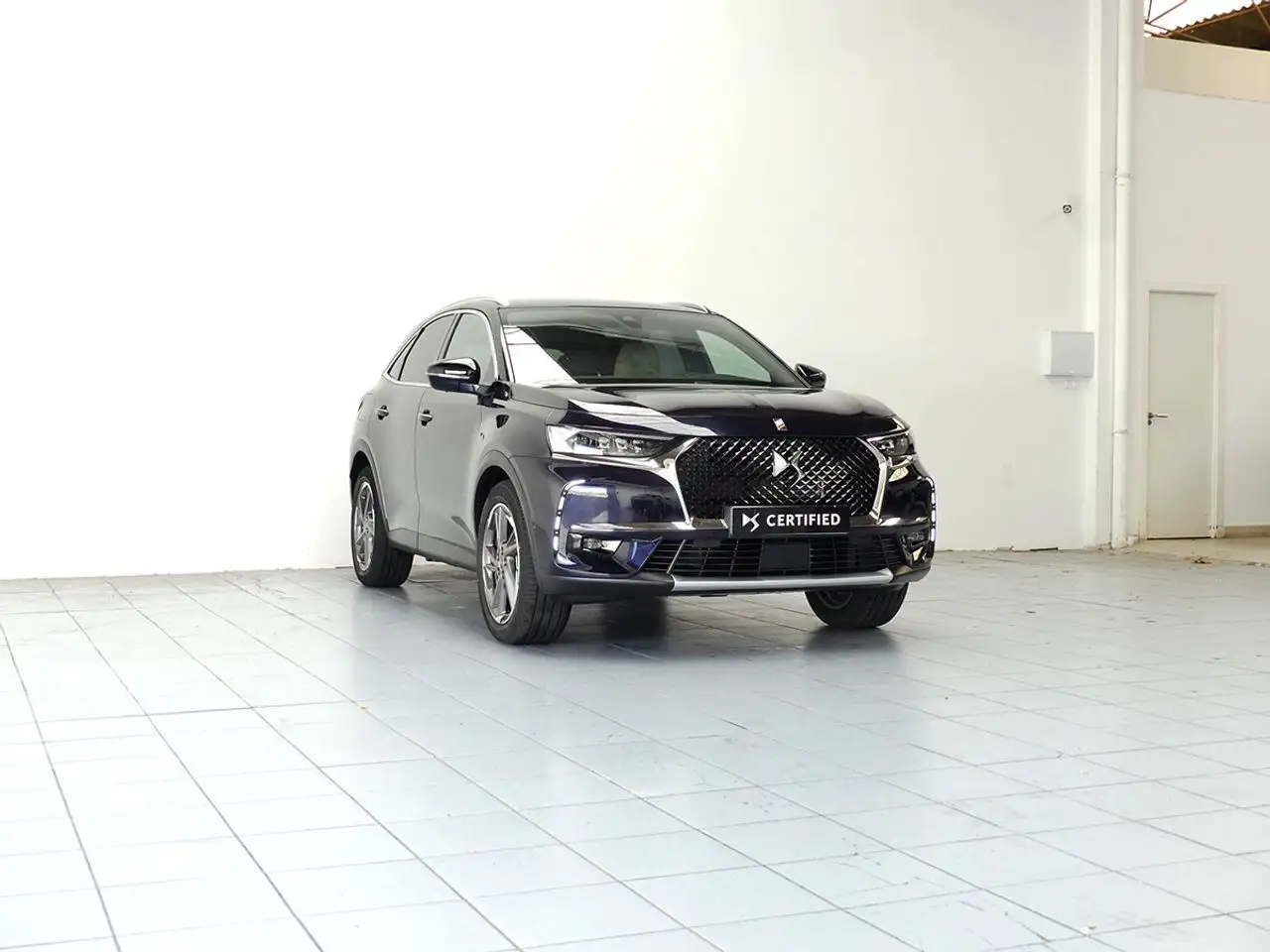 Renting DS Automobiles DS 7 Crossback E-TENSE 225 BASTILLE+ Azul 1