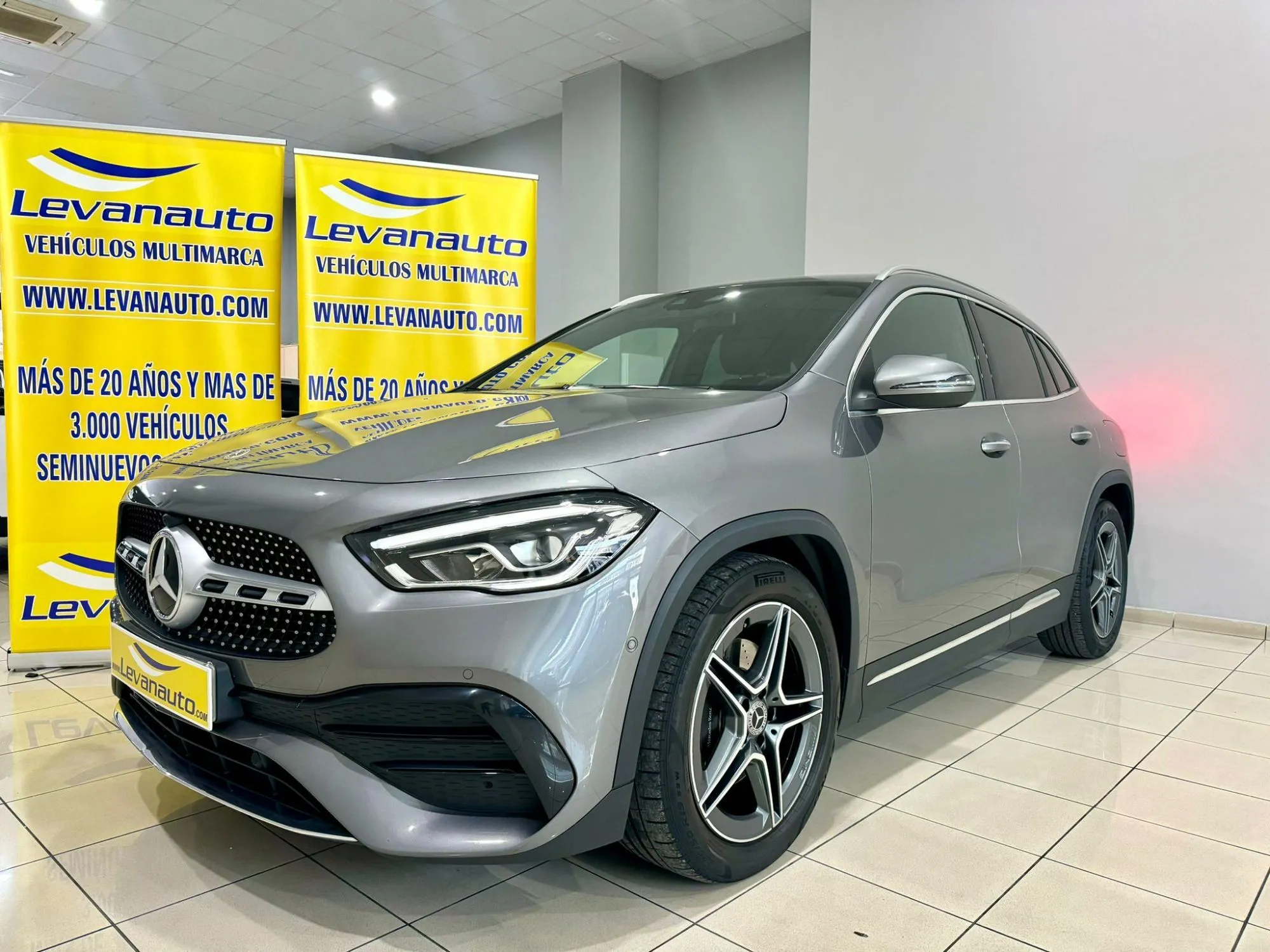 Renting MERCEDES Clase GLA GLA 200d 8G-DCT