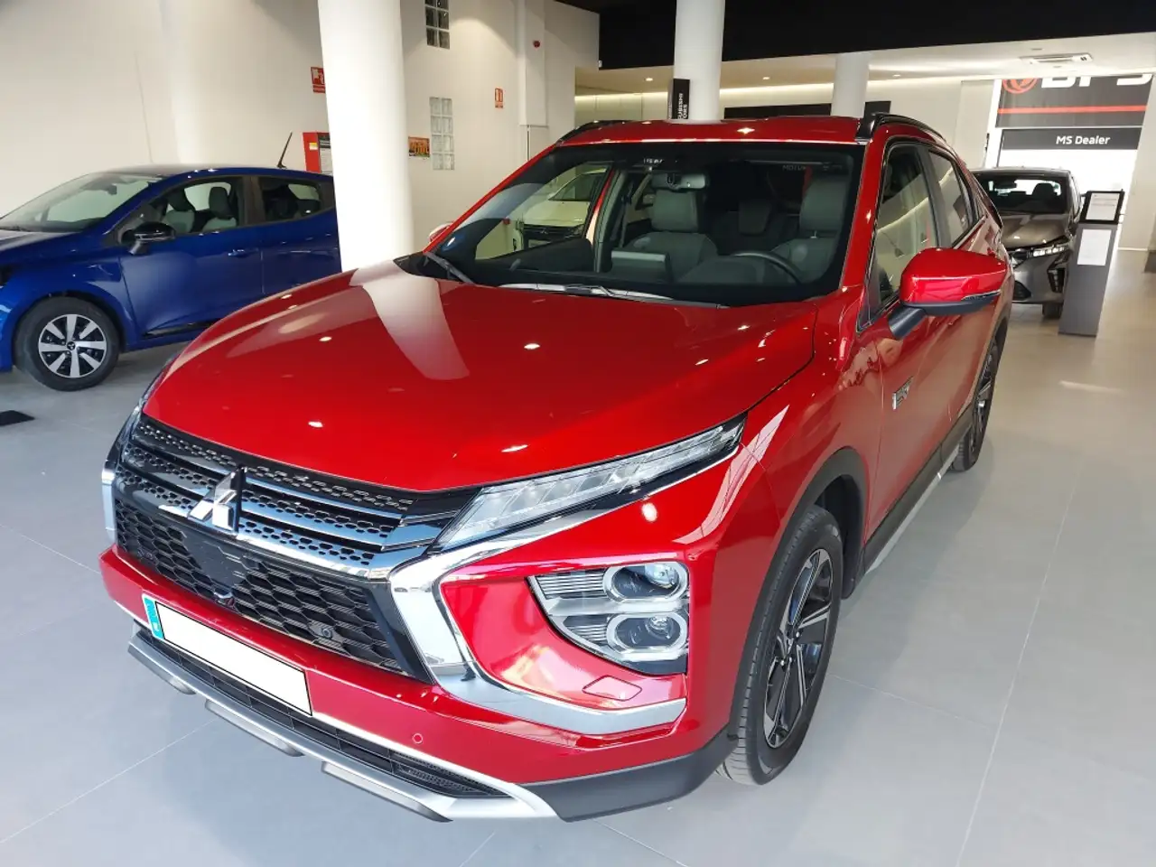 Renting Mitsubishi Eclipse Cross PHEV Kaiteki 4WD Rojo