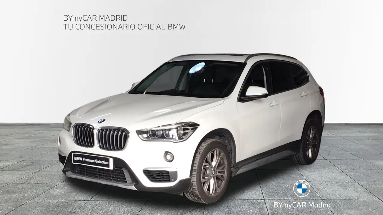 Renting BMW X1 sDrive 18i Blanco