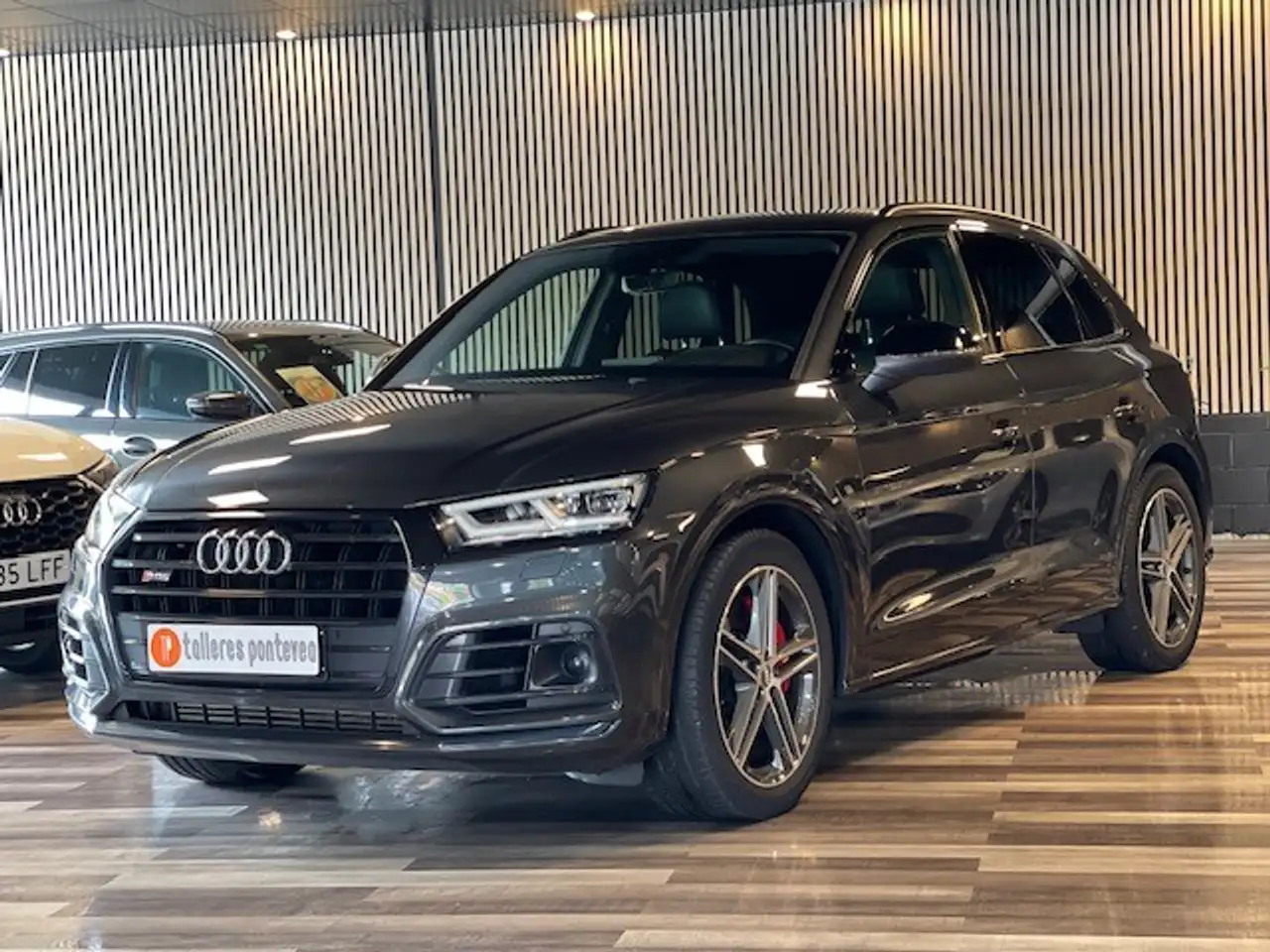 Renting Audi SQ5 TDI quattro tiptronic 255kW Gris