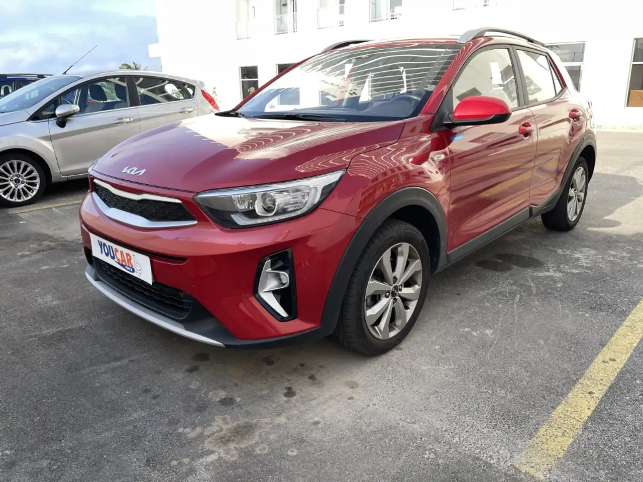 Renting Kia Stonic 1.0 T-GDi MHEV Concept 100 Rojo 1