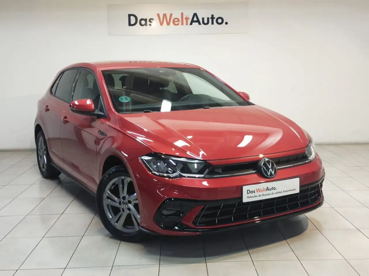 Renting Volkswagen Polo 1.0 TSI Life DSG 70kW Rojo