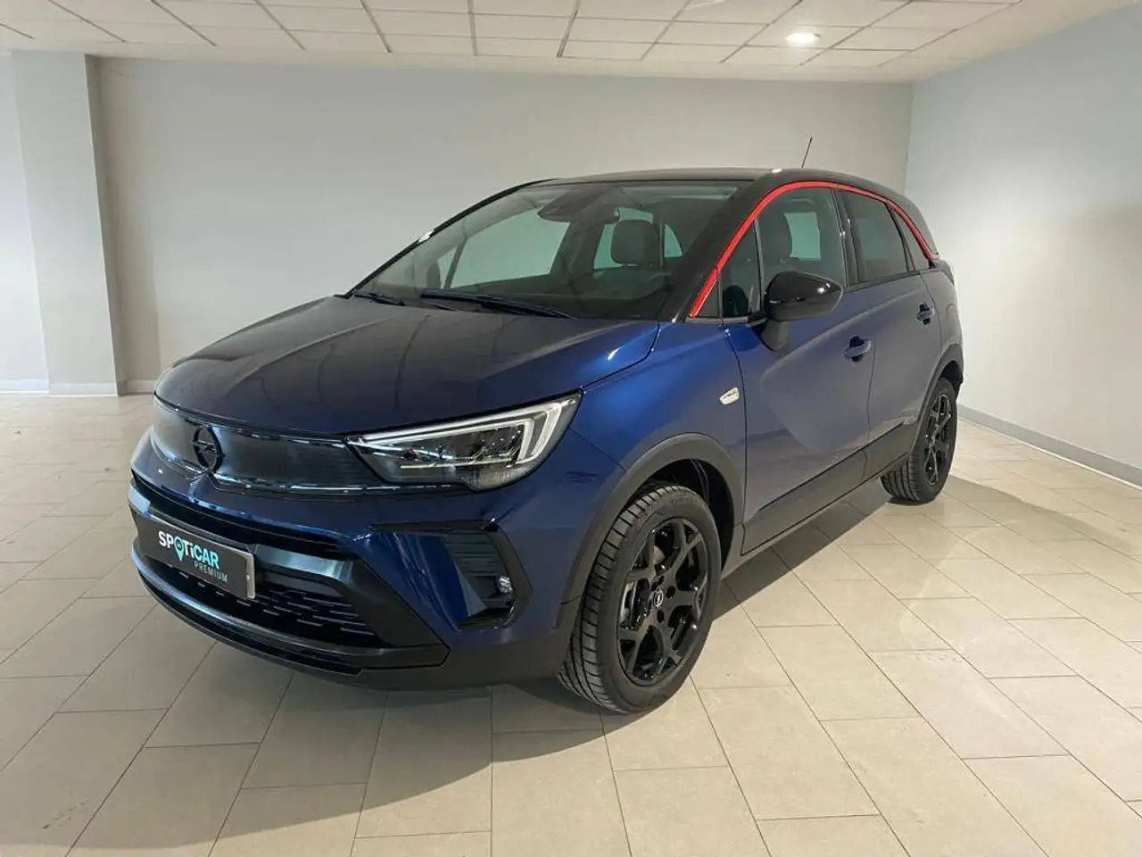 Renting Opel Crossland 1.2 81kW (110CV) GS Azul