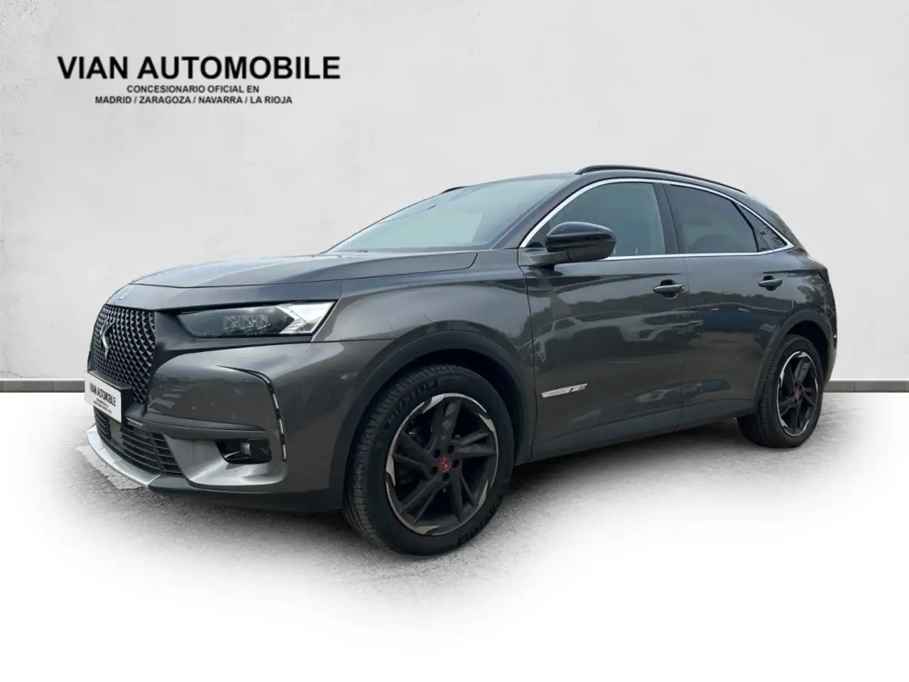 Renting DS Automobiles DS 7 Crossback 1.2 PT. Performance Line 130 Aut. Negro