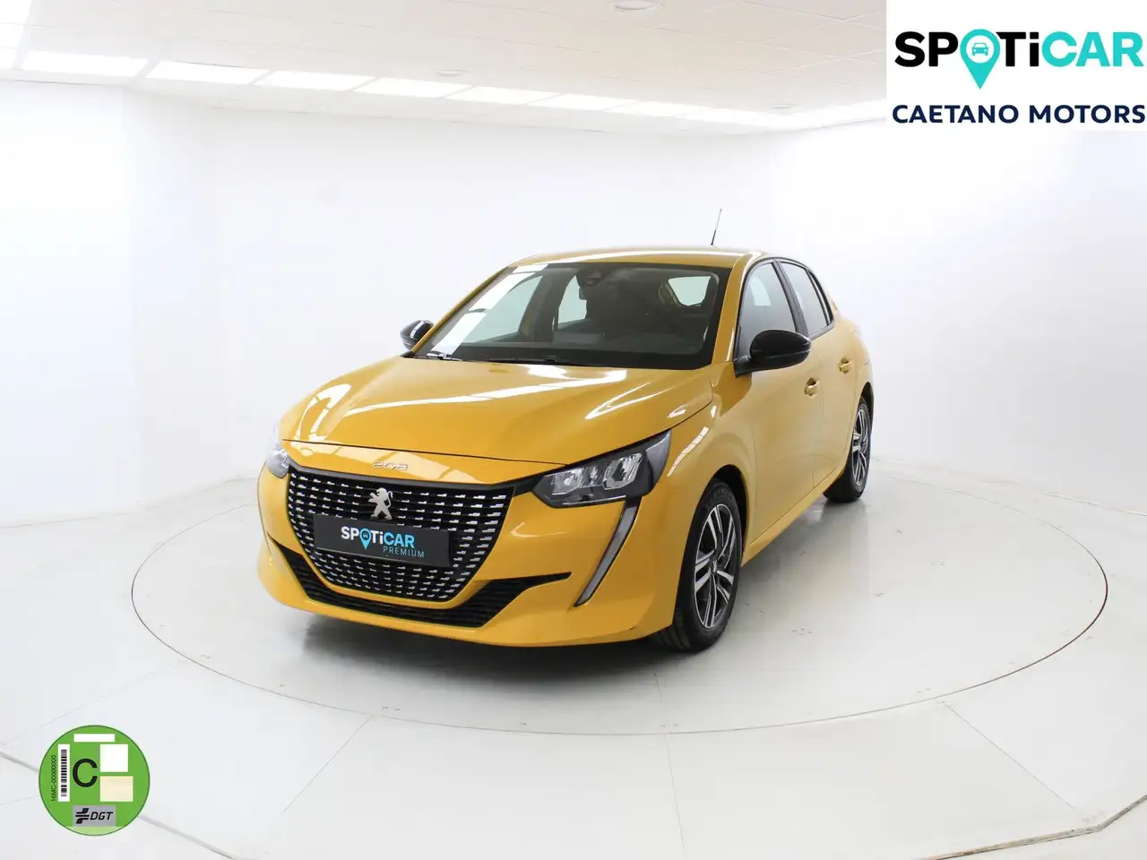 Renting Peugeot 208 1.2 Puretech S&S Active Pack EAT8 100 Amarillo