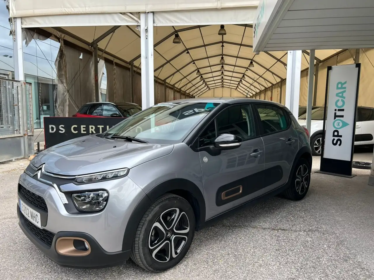 Renting Citroen C3 1.2 PureTech S&S C-Series 83 Gris