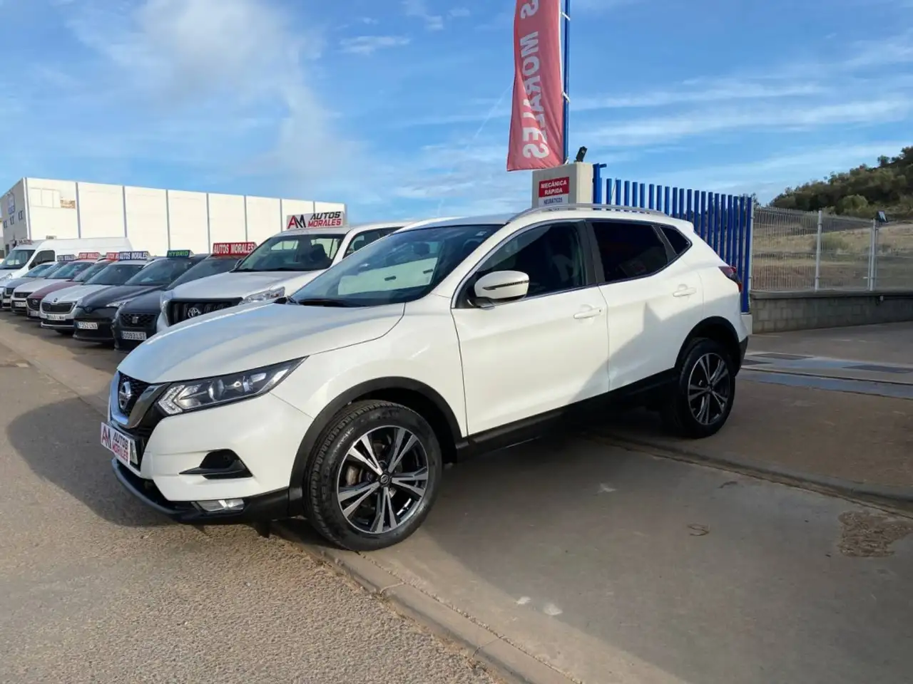 Renting Nissan Qashqai 1.3 DIG-T N-Tec 4×2 103kW Blanco