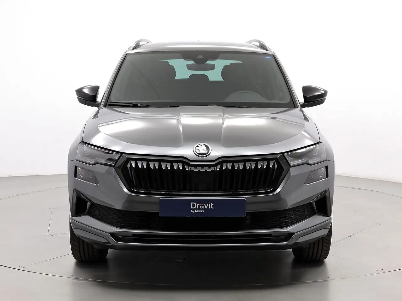 Renting Skoda Karoq 1.5 TSI Sportline ACT Gris