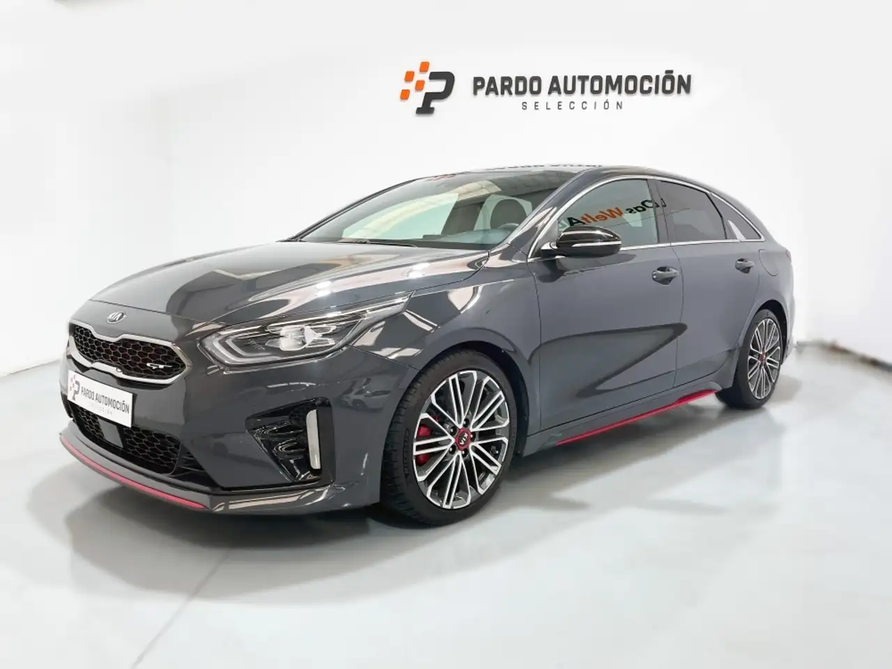 Renting Kia ProCeed / pro_cee’d 1.6 T-GDI GT DCT Gris 1