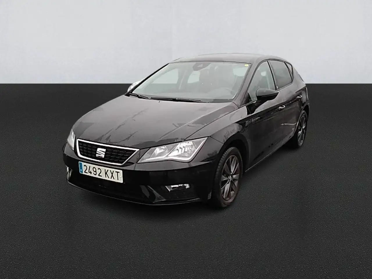 Renting SEAT Leon 1.6 TDI 85kW S&S Style Visio Ed Nav Negro