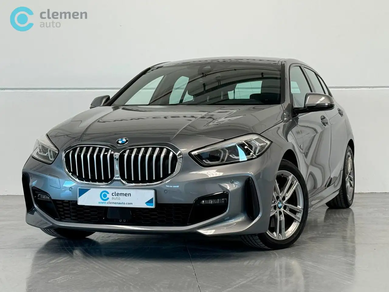 Renting BMW 118 118dA M Sport Gris