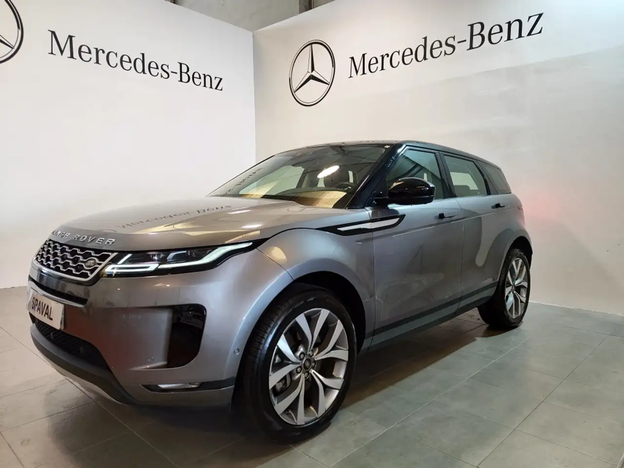 Renting Land Rover Range Rover Evoque 2.0D MHEV S AWD Aut. 180 Gris