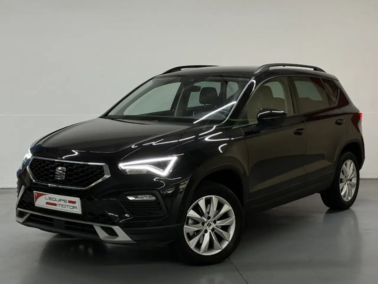 Renting SEAT Ateca 2.0TDI CR S&S Style XM 150 Negro