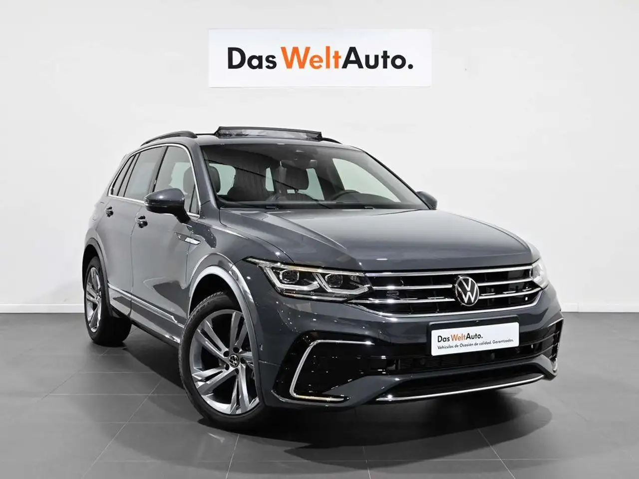 Renting Volkswagen Tiguan 2.0TDI R-Line DSG 110kW Gris