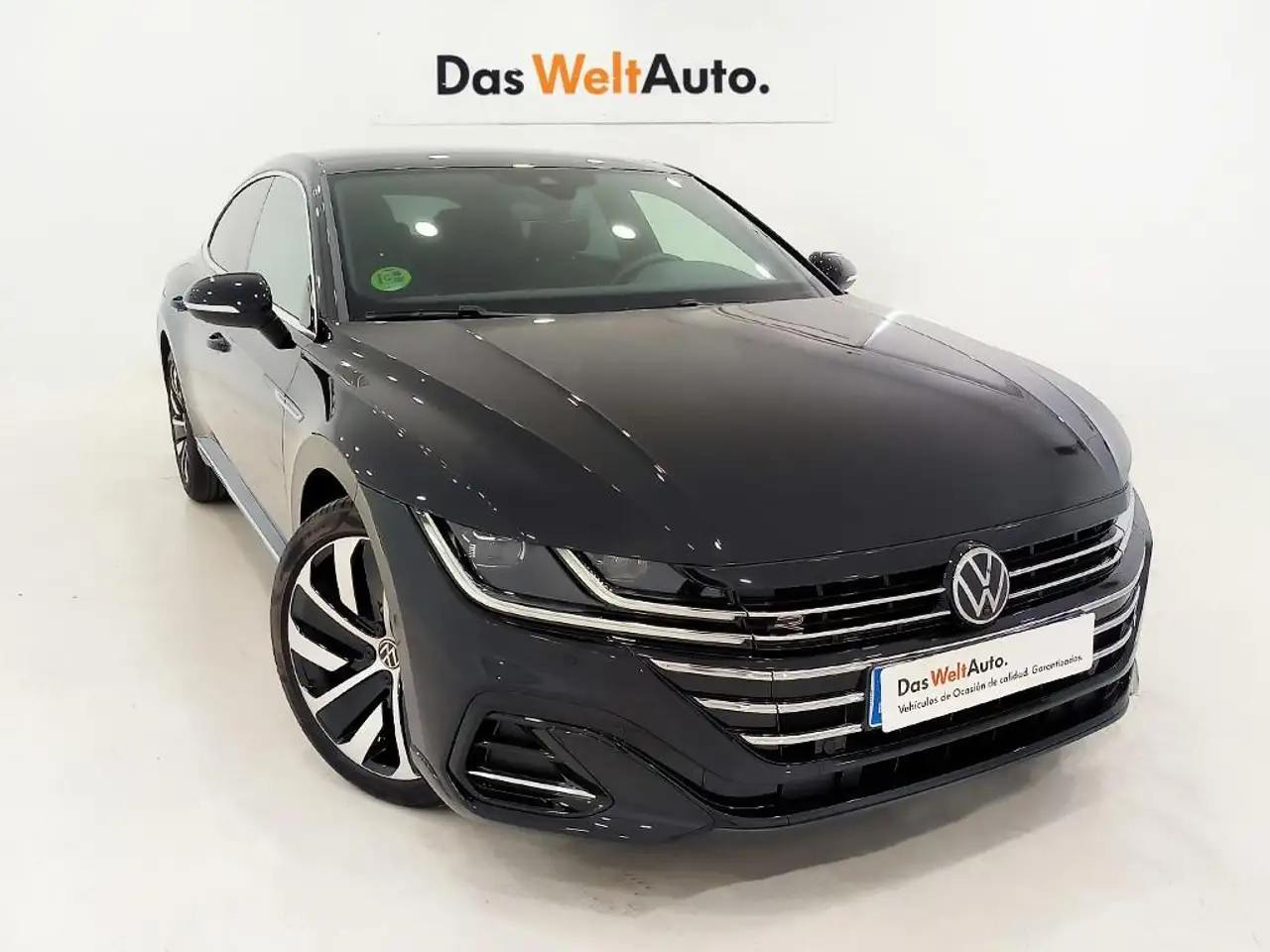 Renting Volkswagen Arteon 2.0TDI R-Line DSG7 110kW Negro 1