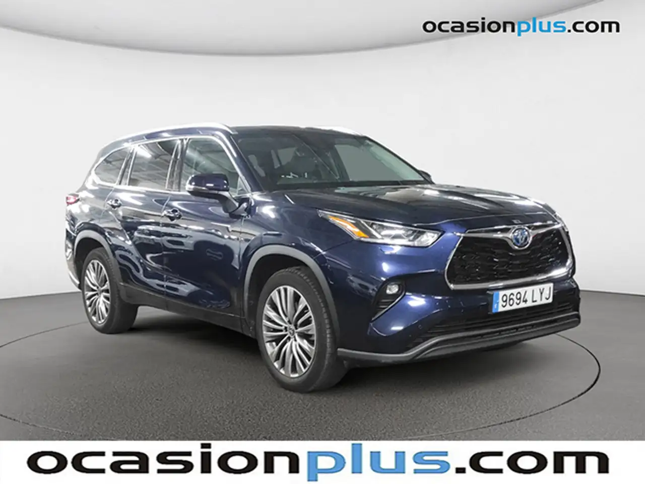 Renting Toyota Highlander 2.5 hybrid Advance T. Panorámico Pintura metaliza Azul 1