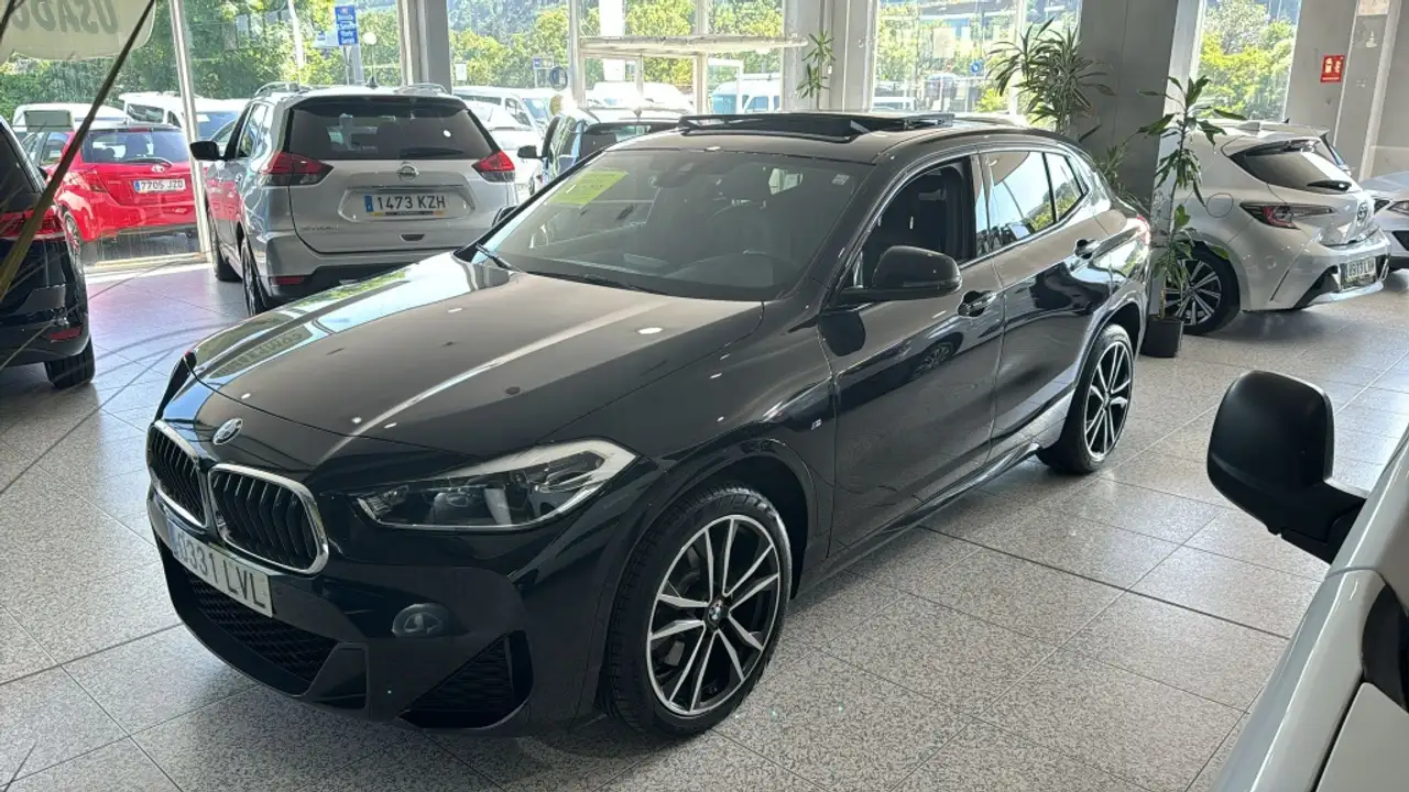 Renting BMW 220 220dA Active Tourer xDrive Negro