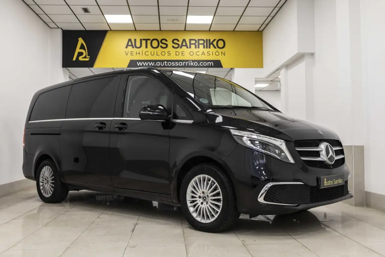 Renting Mercedes-Benz V 250 250d Largo Avantgarde 7G Tronic Negro 1