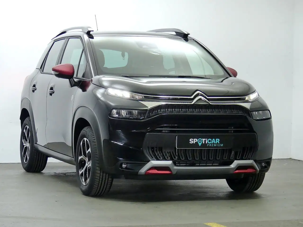 Renting Citroen C3 Aircross BlueHDi S&S C-Series 110 Negro 4 2