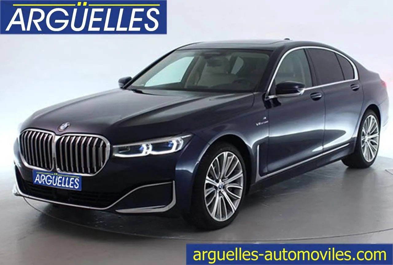 Renting BMW Serie 7 750iA xDrive