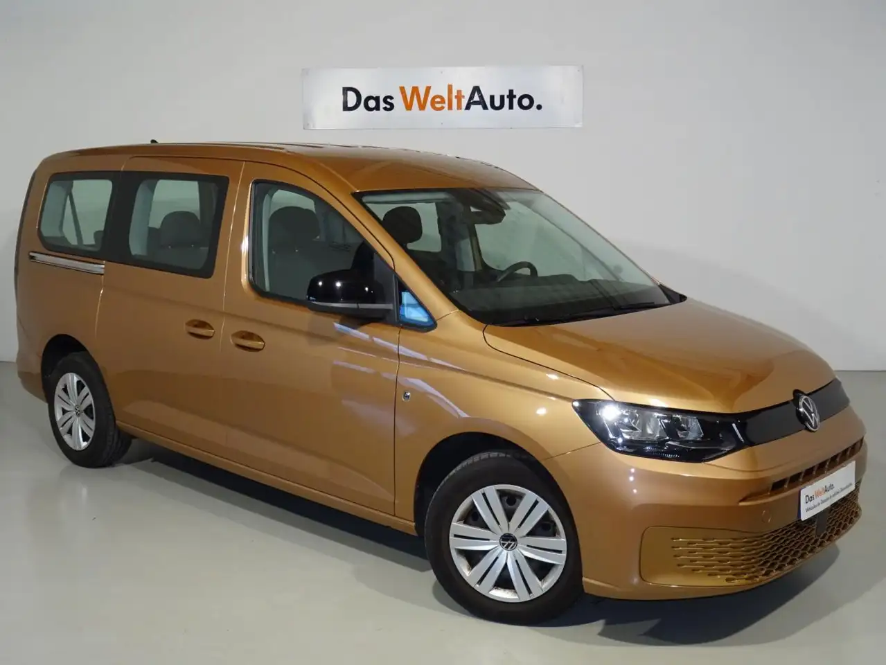 Renting Volkswagen Caddy Maxi Origin 2.0 TDI 75kW (102CV) Amarillo