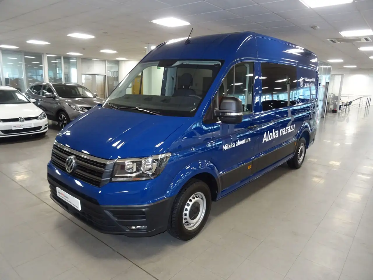 Renting Volkswagen Crafter FURGON BATALLA MEDIA TECHO ALTO 140 CV CAM Azul