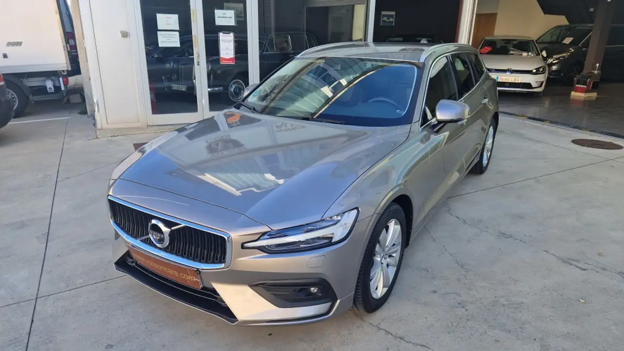 Renting Volvo V60 D3 Business Plus (4.75) Beige