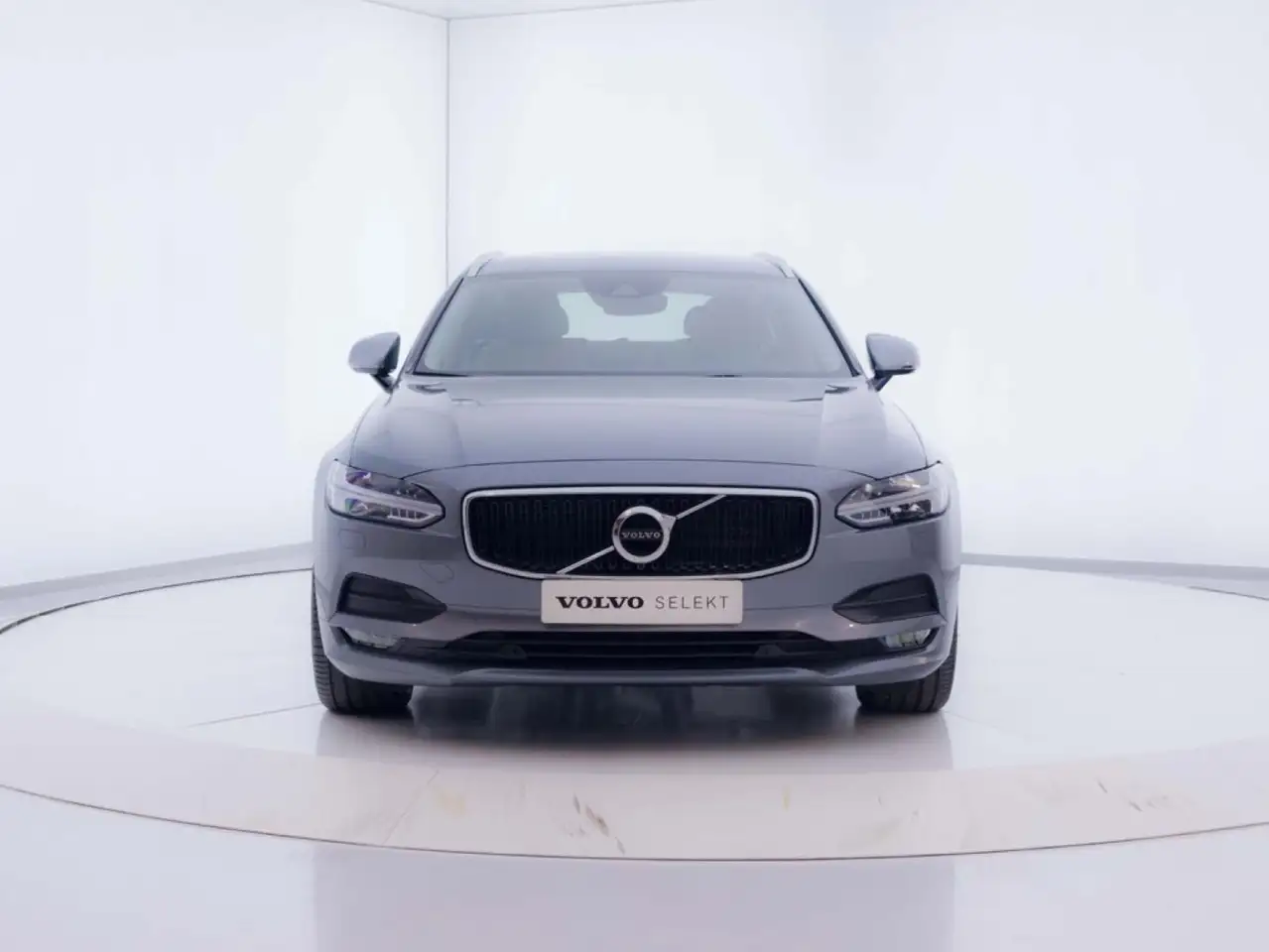 Renting Volvo V90 D4 Business Plus Automático Gris 1