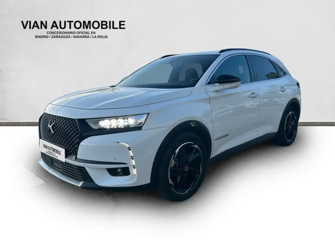 Renting DS Automobiles DS 7 Crossback E-Tense Performance Line Aut. 4×2 Blanco 1