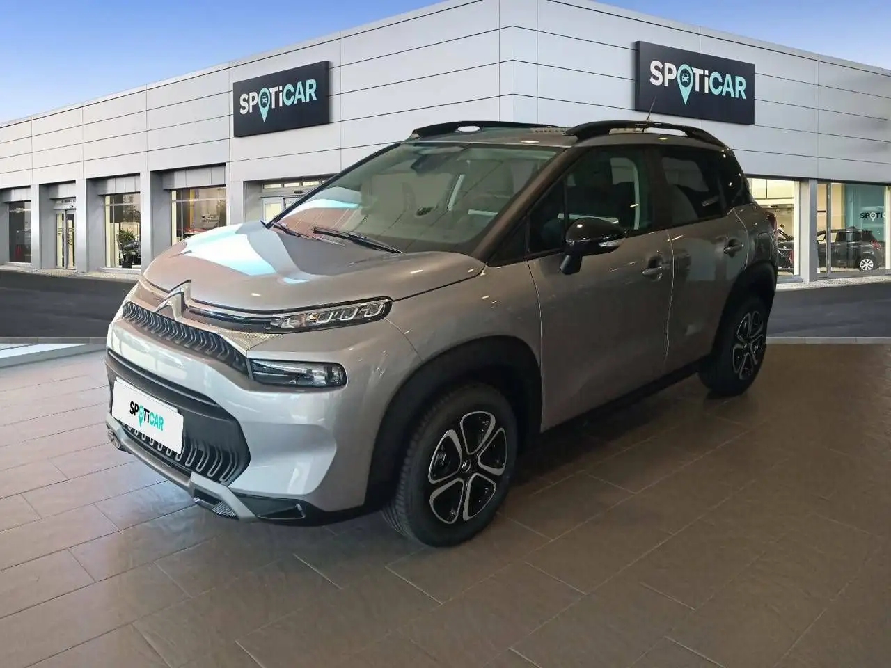 Renting Citroen C3 Aircross Puretech S&S Feel 110 Gris 2