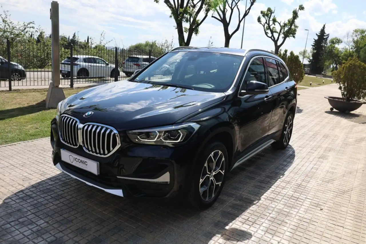 Renting BMW X1 sDrive 18dA Negro 5 1