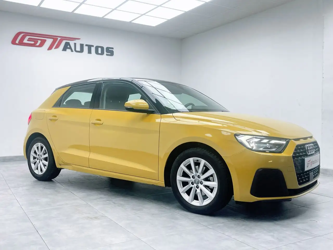 Renting Audi A1 Sportback 30 TFSI Advanced S tronic Amarillo