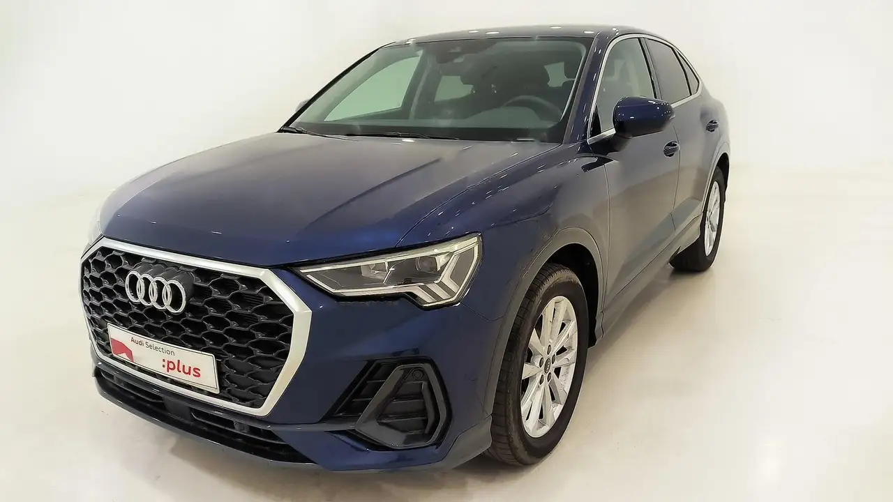 Renting Audi Q3 Sportback 35 TFSI Advanced S tronic Azul