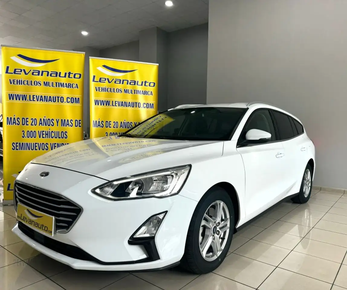 Renting Ford Focus Sportbreak 1.5Ecoblue Trend+ Blanco 1