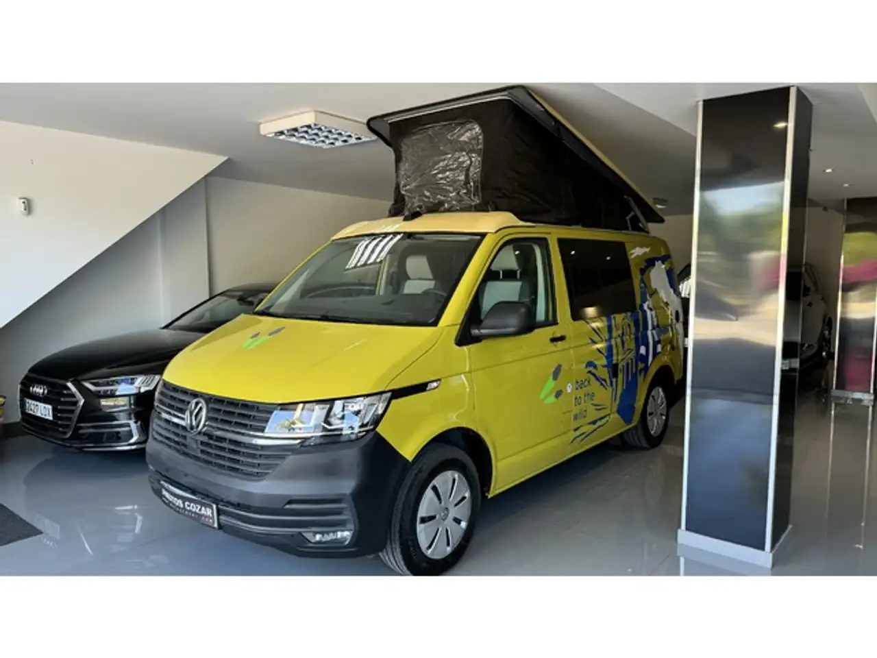 Renting Volkswagen Transporter Kombi 2.0TDI SCR BMT Larga 81kW Amarillo