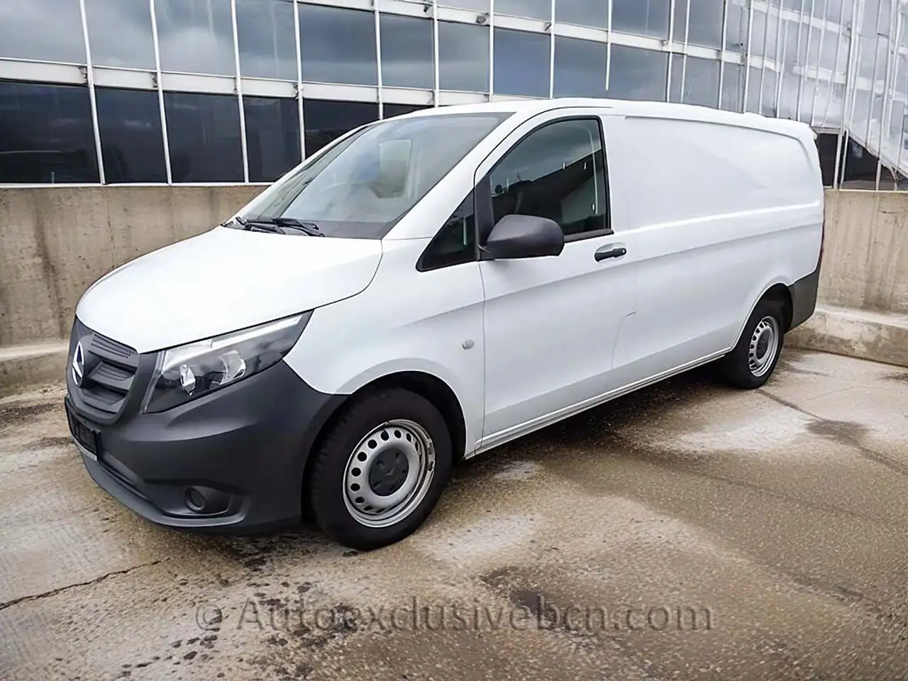 Renting Mercedes-Benz Vito Furgón 114CDI tD Base Larga Blanco