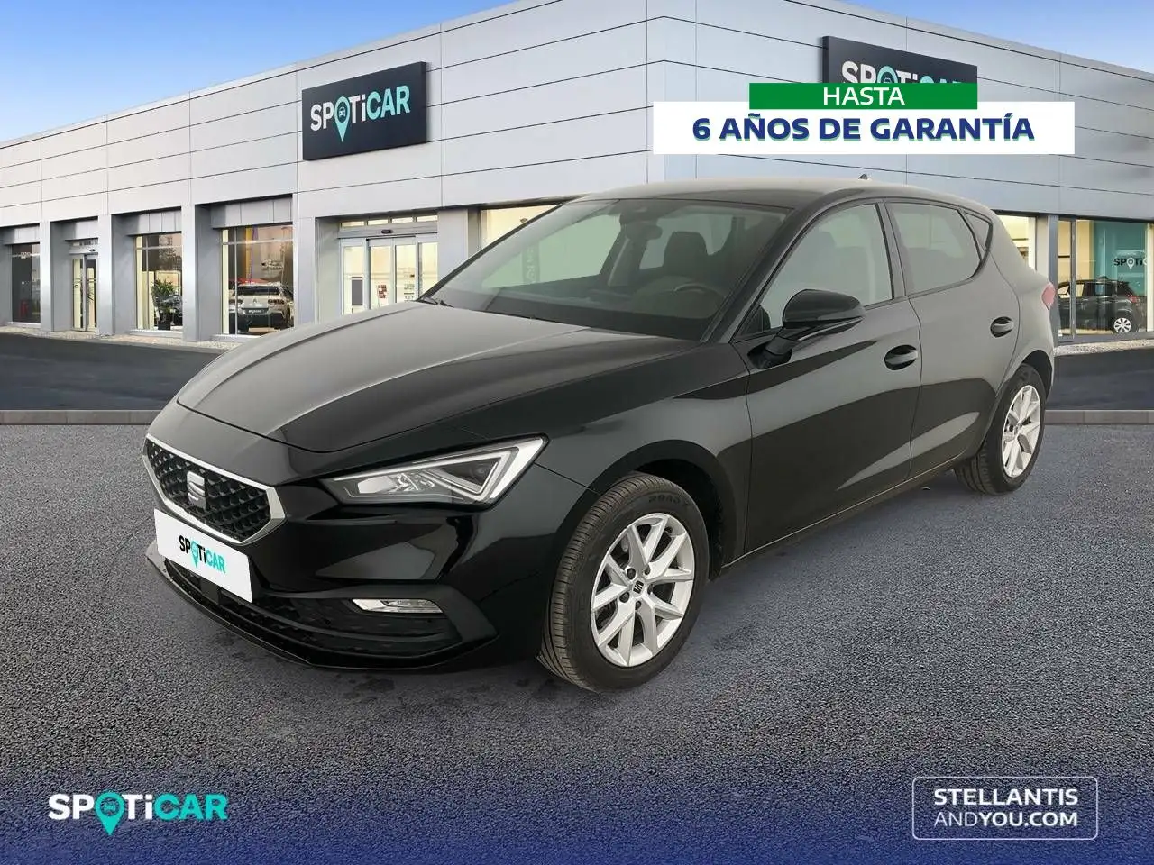 Renting SEAT Leon 1.0 eTSI S&S Style DSG-7 110 Negro