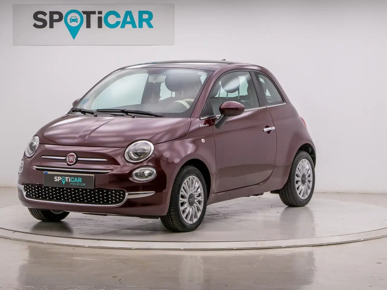 Renting Fiat 500 1.0 Hybrid Dolcevita 52kW Burdeos