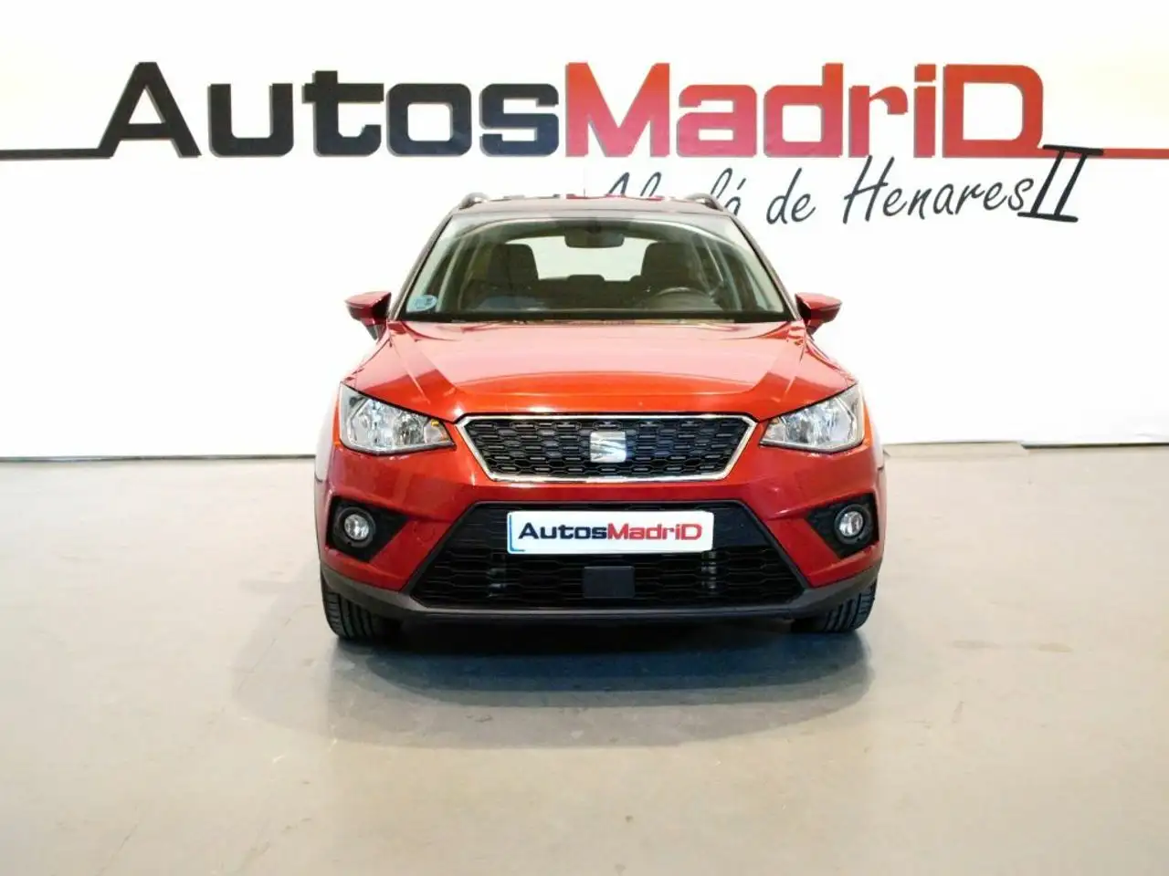 Renting SEAT Arona 1.0 TSI 81kW DSG Style Go Navi Eco Rojo