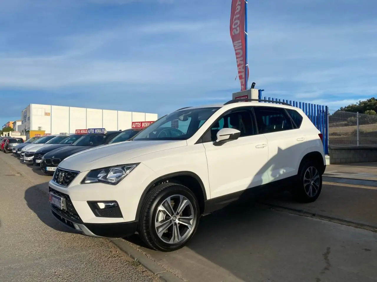 Renting SEAT Ateca 1.0 TSI S&S Ecomotive Style Blanco 1