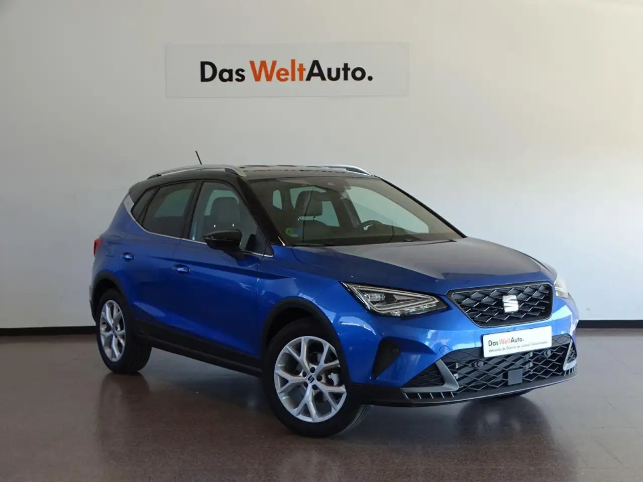 Renting SEAT Arona 1.0 TSI S&S FR DSG7 XM 110 Azul 1