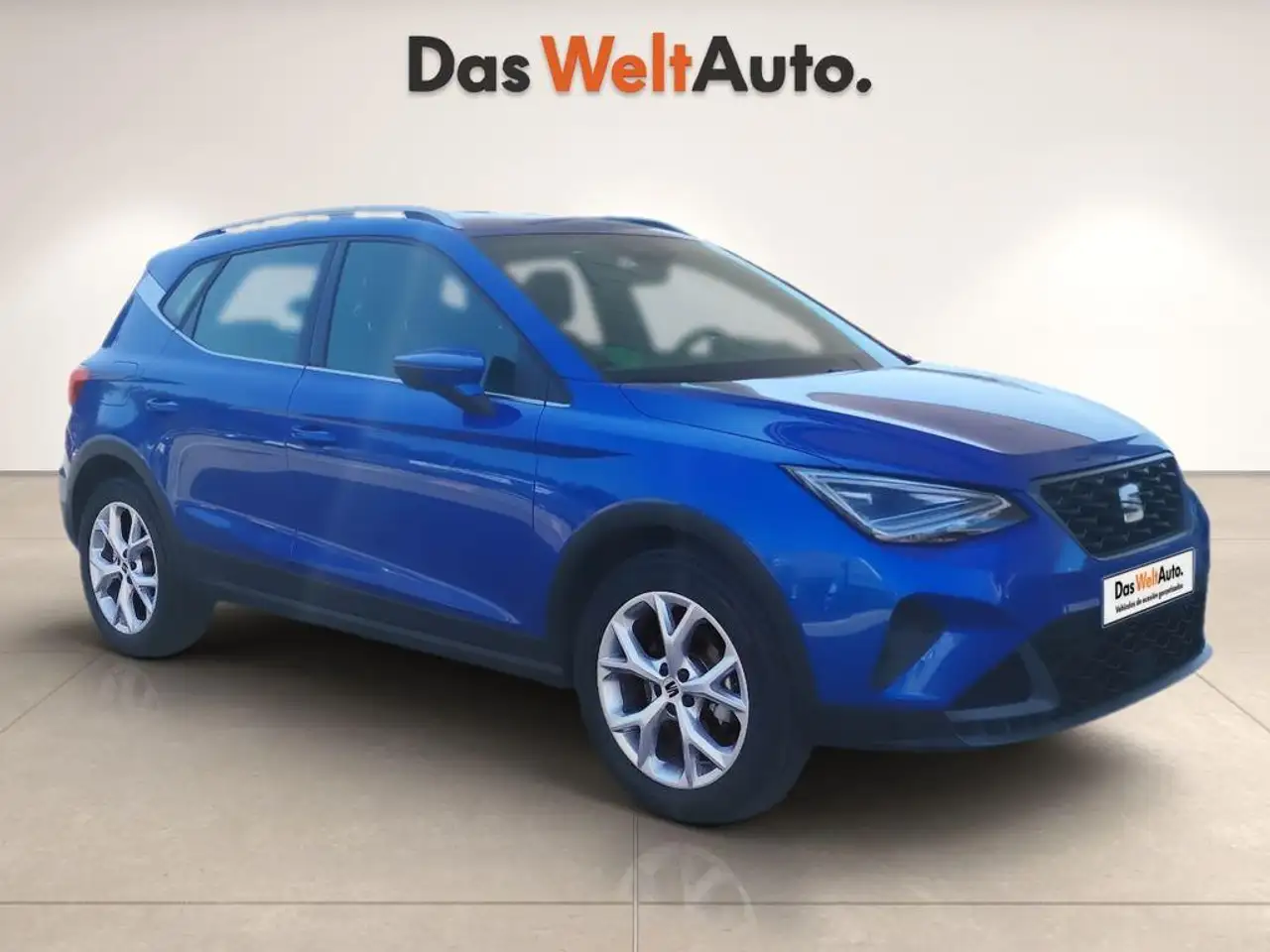 Renting SEAT Arona 1.0 TSI S&S FR XM 110 Azul 5