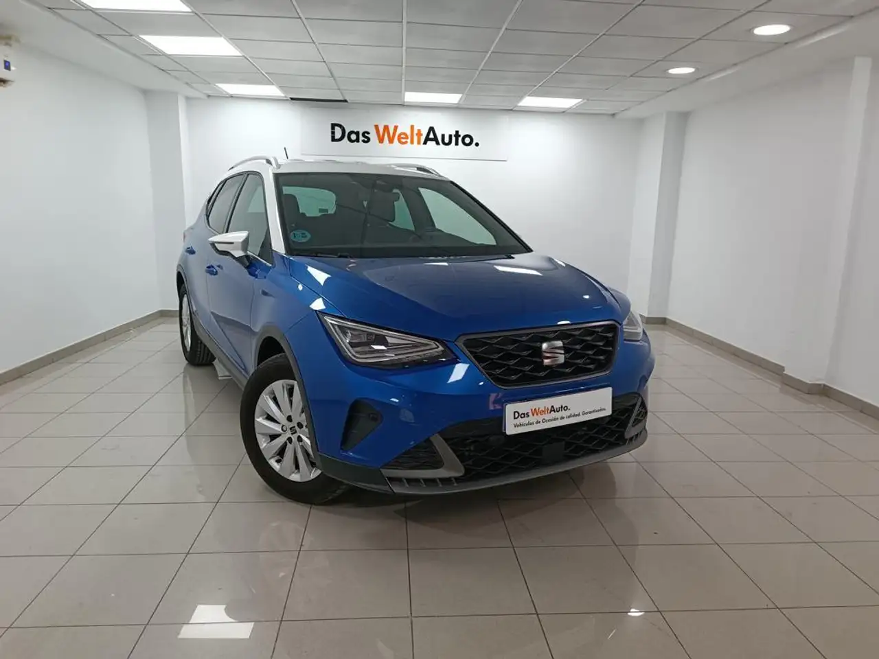 Renting SEAT Arona 1.0 TSI S&S FR XM 110 Azul 2 1