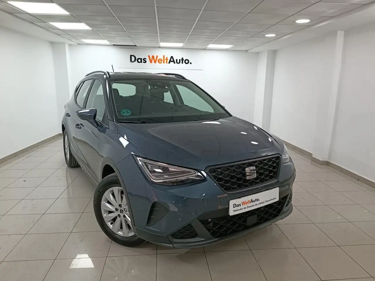 Renting SEAT Arona 1.0 TSI S&S Style XM 110 Gris 8