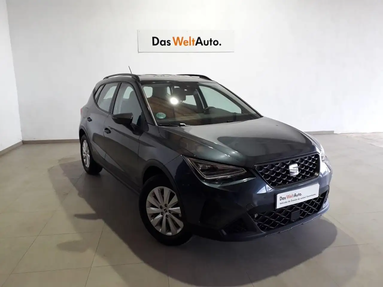 Renting SEAT Arona 1.0 TSI S&S Style XM 110 Gris