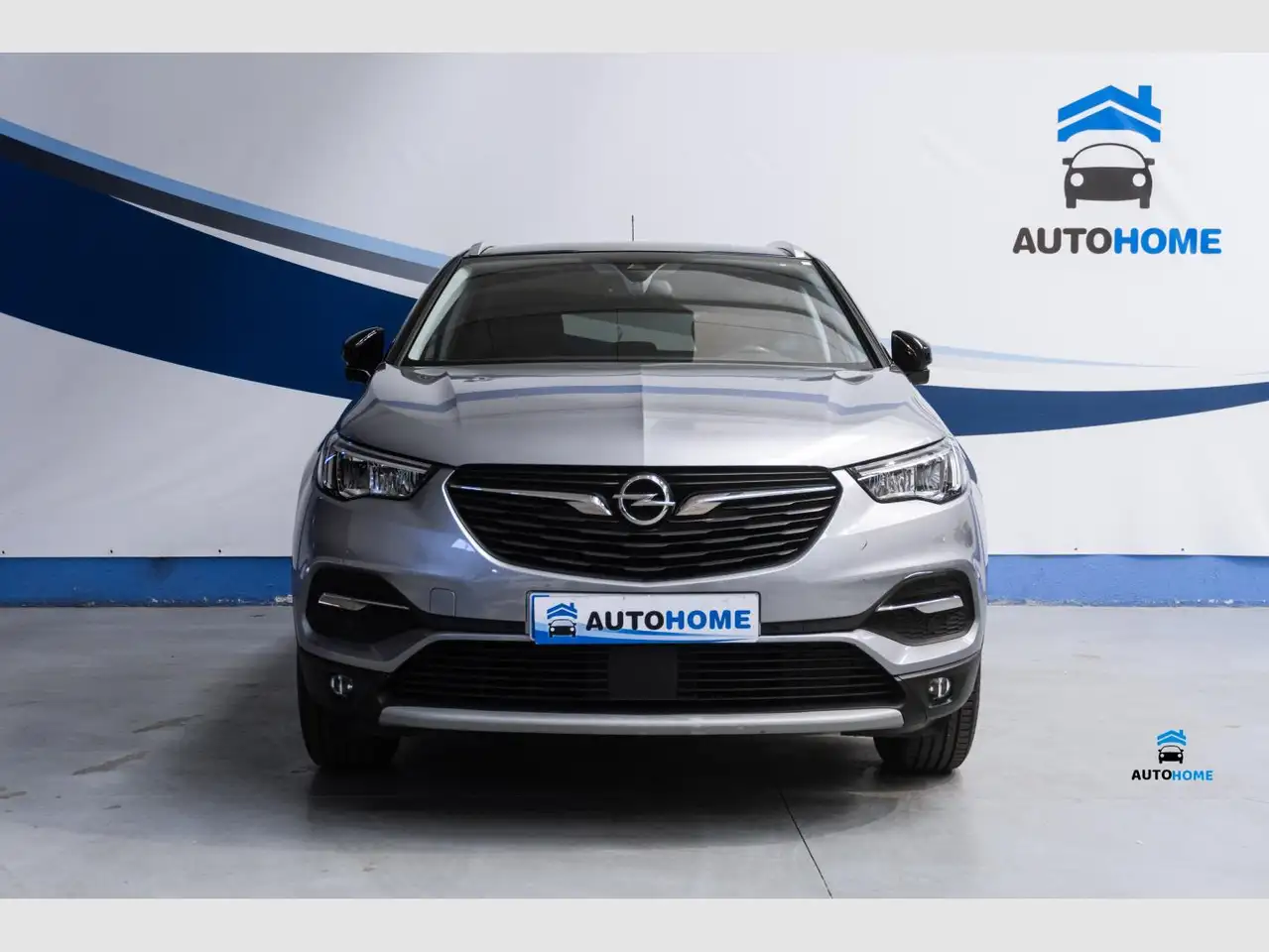 Renting Opel Grandland X 1.2 Turbo  2020 Gris